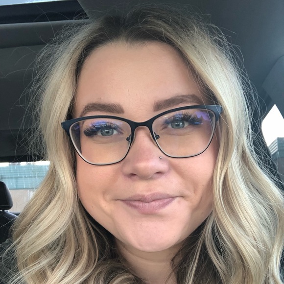 Meet your Posher, Megan - Picture 1 of 1